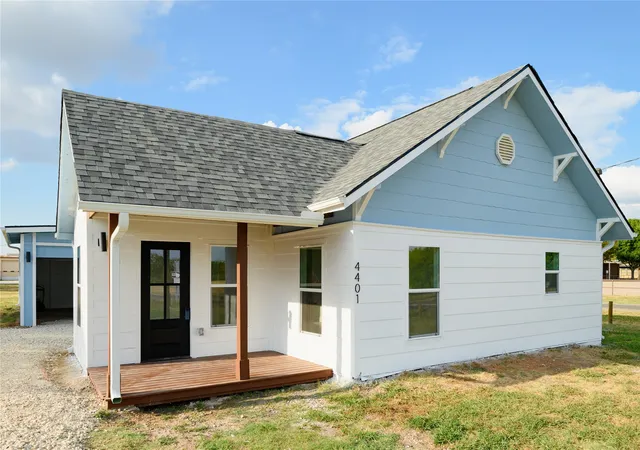 Photo 2 of Single family home for sale at 4401 Elementary Dr, Whitesboro, TX 76268 | MLS# 21383016 | Listing updated on 2026-10-04