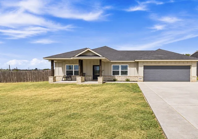 Photo 1 of Single family home for sale at 8001 County Rd 109, Alvarado, TX 76009 | MLS# 21382676 | Listing updated on 2026-10-03