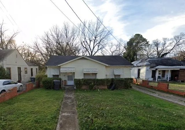 Photo 1 of Single family home for sale at 2922 Carpenter Ave, Dallas, TX 75215 | MLS# 21382662 | Listing updated on 2026-09-10