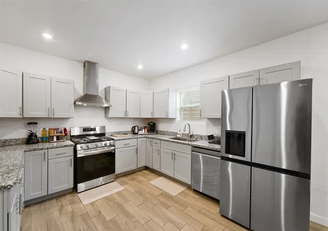 Photo 2 of Single family home for sale at 5405 N Arcadia Dr, Dallas, TX 75211 | MLS# 21382717 | Listing updated on 2026-09-20