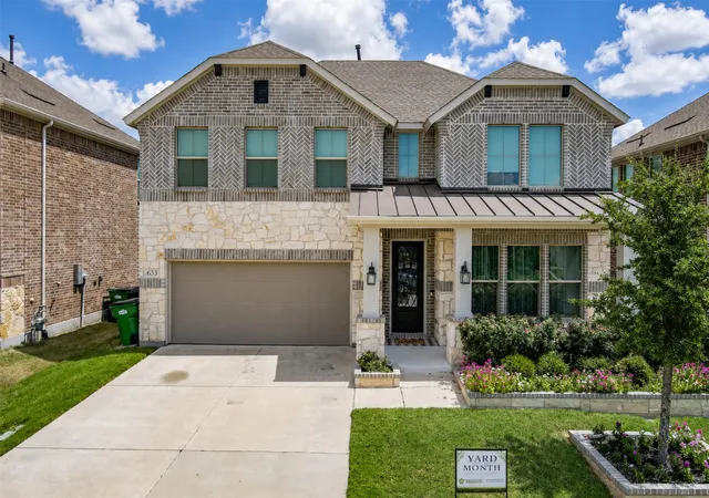 Photo 3 of Single family home for sale at 633 Taylor Dr, Rockwall, TX 75087 | MLS# 21383047 | Listing updated on 2026-09-11