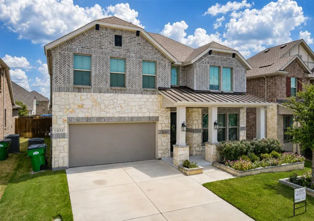 Photo 3 of Single family home for sale at 633 Taylor Dr, Rockwall, TX 75087 | MLS# 21383047 | Listing updated on 2026-09-11
