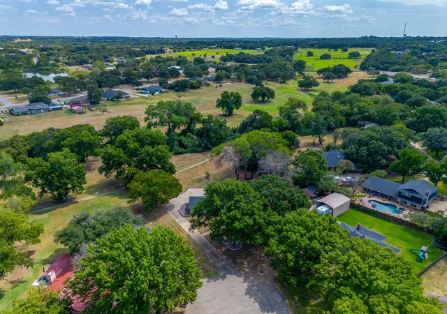 Photo 2 of Single family home for sale at 104 Sunset Pl, Joshua, TX 76058 | MLS# 21382667 | Listing updated on 2026-09-11