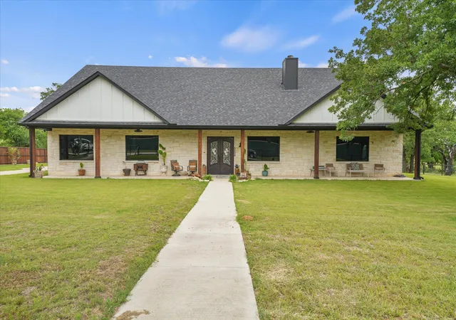 Photo 3 of Single family home for sale at 5509 County Rd 1022, Joshua, TX 76058 | MLS# 21383064 | Listing updated on 2026-09-11