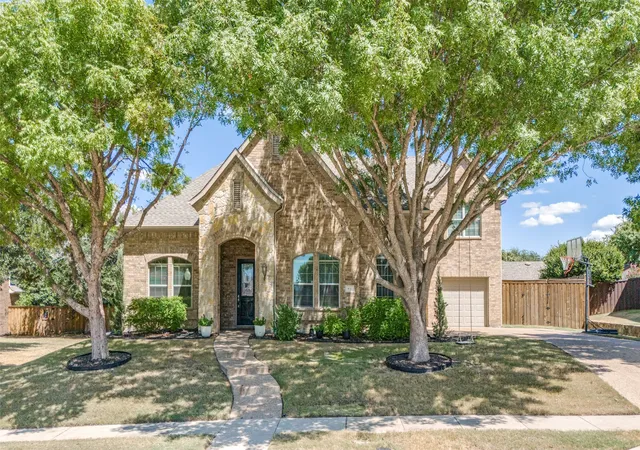 Photo 2 of Single family home for sale at 831 Texcoco Dr, Prosper, TX 75078 | MLS# 21380158 | Listing updated on 2026-10-07