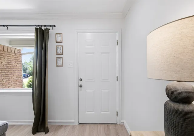 Photo 4 of Sale Pending at 433 La Salle Dr, Richardson, TX 75081 | MLS# 21377323 | Listing updated on 2026-09-28
