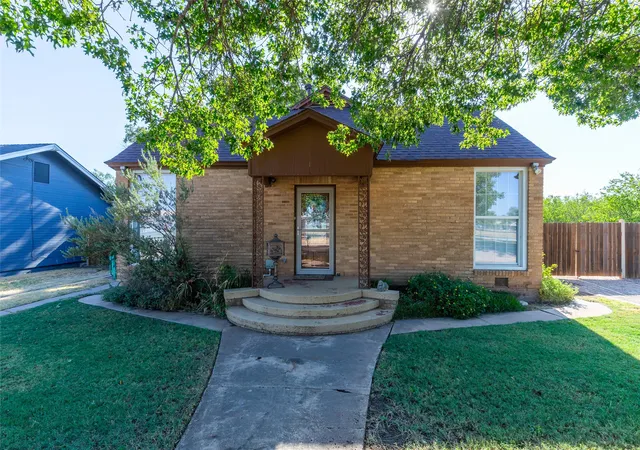 Photo 1 of Single family home for sale at 527 S & 529 Vassar St, Stamford, TX 79553 | MLS# 21374129 | Listing updated on 2026-10-05