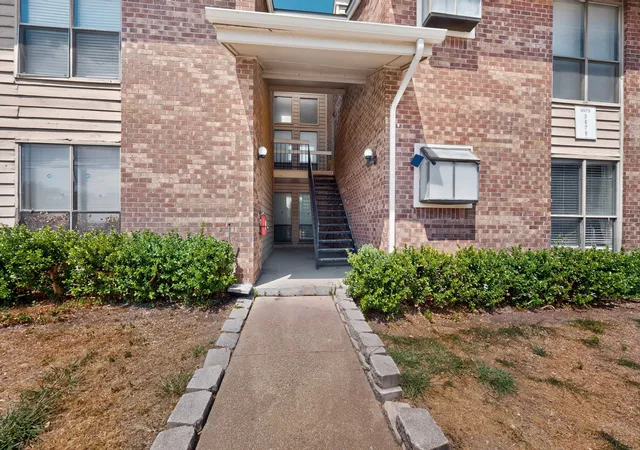 Photo 4 of Condo for sale at 5750 Phoenix Dr #6, Dallas, TX 75231 | MLS# 21382098 | Listing updated on 2026-09-11