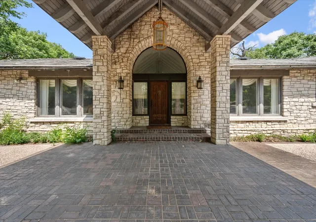 Photo 4 of Land for sale at 301 Crestwood Dr, Fort Worth, TX 76107 | MLS# 21381773 | Listing updated on 2026-09-14