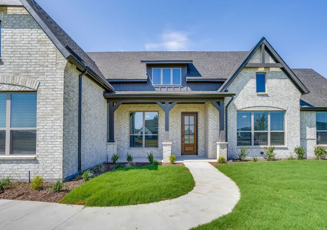 Photo 3 of Single family home for sale at 10611 Rye Bread Ln, Venus, TX 76084 | MLS# 21382274 | Listing updated on 2026-09-11