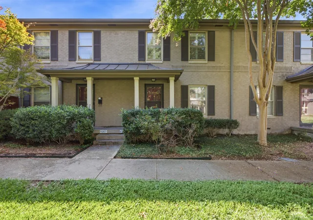Photo 2 of Condo for sale at 6355 Oriole Dr #6355, Dallas, TX 75209 | MLS# 21382108 | Listing updated on 2026-09-11