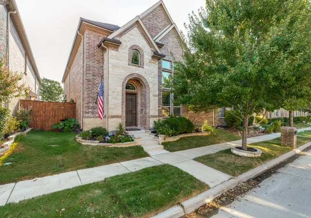 Photo 2 of Single family home for sale at 3717 Cobblecreek Dr, Mc Kinney, TX 75070 | MLS# 21382947 | Listing updated on 2026-09-12