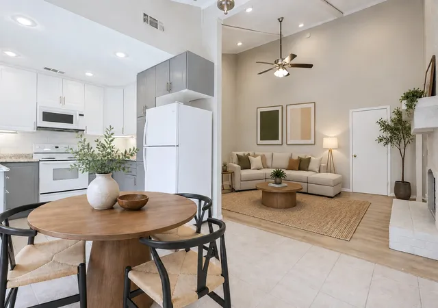 Photo 2 of Single family home for sale at 2117 Oak Brk Dr, Richardson, TX 75081 | MLS# 21383088 | Listing updated on 2026-09-11