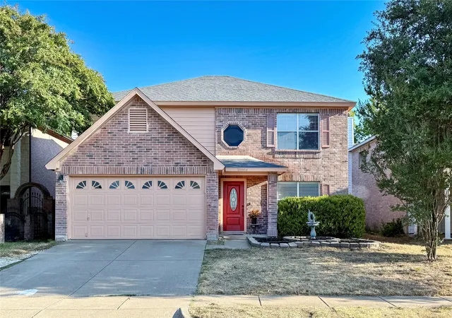 Photo 2 of Single family home for sale at 10084 Chapel Ridge Dr, Fort Worth, TX 76116 | MLS# 21381849 | Listing updated on 2026-09-11