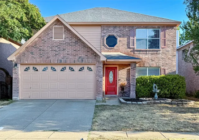 Photo 3 of Single family home for sale at 10084 Chapel Ridge Dr, Fort Worth, TX 76116 | MLS# 21381849 | Listing updated on 2026-09-11