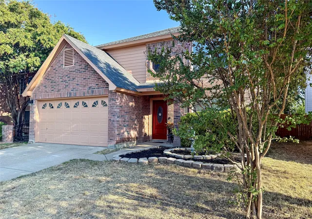 Photo 4 of Single family home for sale at 10084 Chapel Ridge Dr, Fort Worth, TX 76116 | MLS# 21381849 | Listing updated on 2026-09-11
