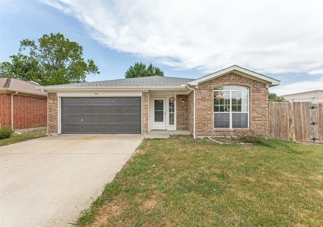 Photo 1 of Single family home for sale at 200 Cutting Horse Ln, Keller, TX 76248 | MLS# 21383116 | Listing updated on 2026-09-11