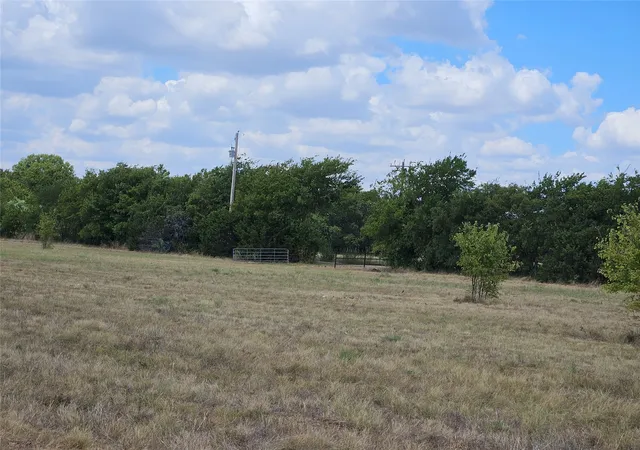 Photo 3 of Sale Pending at 552 County Rd 2655, Walnut Springs, TX 76690 | MLS# 21381305 | Listing updated on 2026-10-05