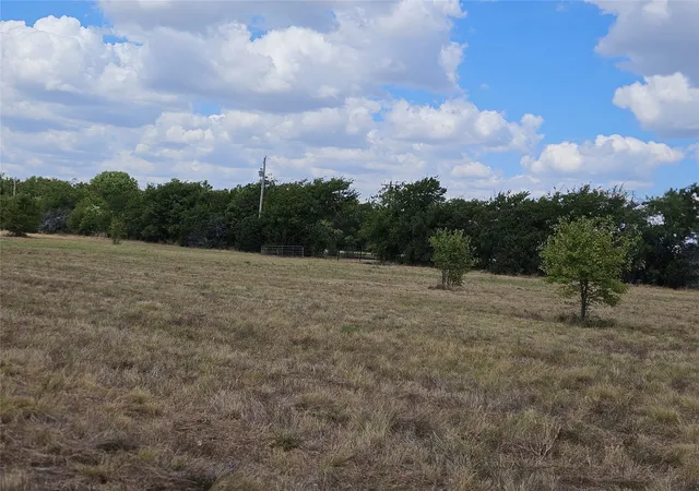 Photo 4 of Sale Pending at 552 County Rd 2655, Walnut Springs, TX 76690 | MLS# 21381305 | Listing updated on 2026-10-05