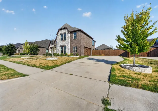 Photo 3 of Single family home for sale at 5625 Stone Ln, Midlothian, TX 76065 | MLS# 21381229 | Listing updated on 2026-09-14