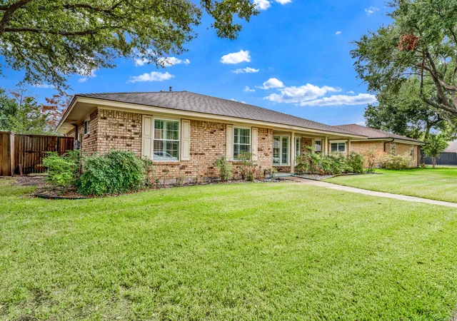 Photo 3 of Sale Pending at 1606 Clear Point Dr, Garland, TX 75041 | MLS# 21379415 | Listing updated on 2026-09-30