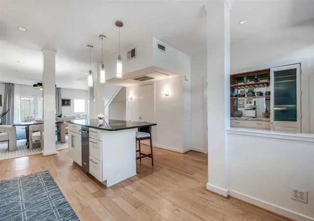 Photo 3 of Sale Pending at 7404 W Northwest Hwy #3, Dallas, TX 75225 | MLS# 21382926 | Listing updated on 2026-10-21