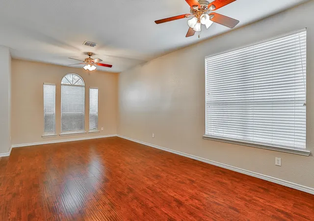 Photo 4 of Single family home for sale at 8705 Sumter Way, Fort Worth, TX 76244 | MLS# 21380856 | Listing updated on 2026-09-10