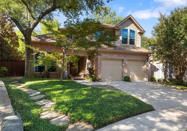 Photo 2 of Single family home for sale at 2904 Meadow Glen Dr, Mc Kinney, TX 75072 | MLS# 21383180 | Listing updated on 2026-10-07