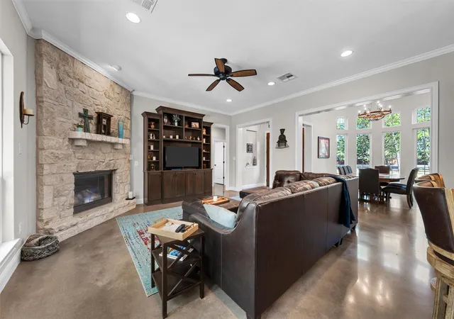 Photo 3 of Sale Pending at 580 Whispering Oaks, China Spring, TX 76633 | MLS# 21383135 | Listing updated on 2026-09-29
