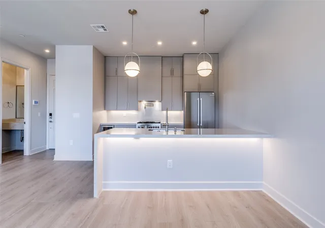 Photo 3 of Condo for sale at 1900 S Ervay St #310, Dallas, TX 75215 | MLS# 21383106 | Listing updated on 2026-09-11