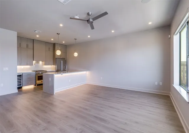Photo 4 of Condo for sale at 1900 S Ervay St #310, Dallas, TX 75215 | MLS# 21383106 | Listing updated on 2026-09-11