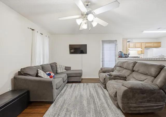 Photo 3 of Sale Pending at 2001 Waleska Plz, Dallas, TX 75211 | MLS# 21383214 | Listing updated on 2026-09-29