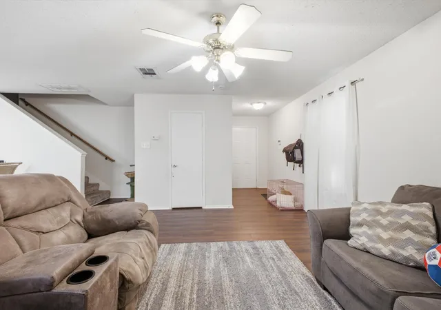 Photo 3 of Sale Pending at 2001 Waleska Plz, Dallas, TX 75211 | MLS# 21383214 | Listing updated on 2026-09-29