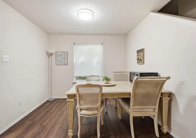 Photo 4 of Sale Pending at 2001 Waleska Plz, Dallas, TX 75211 | MLS# 21383214 | Listing updated on 2026-09-29
