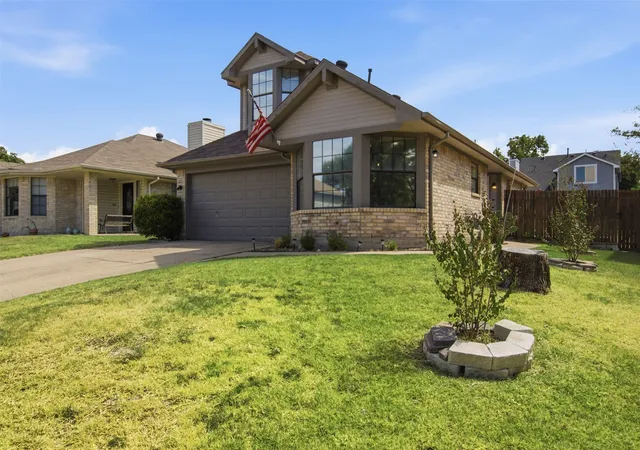 Photo 2 of Single family home for sale at 10117 Leatherwood Dr, Fort Worth, TX 76108 | MLS# 21381486 | Listing updated on 2026-09-11