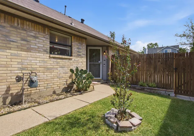 Photo 3 of Single family home for sale at 10117 Leatherwood Dr, Fort Worth, TX 76108 | MLS# 21381486 | Listing updated on 2026-09-11