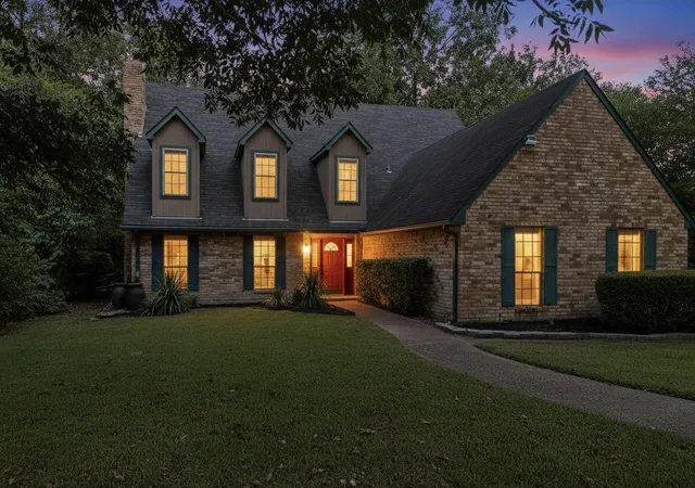 Photo 1 of Single family home for sale at 277 Creekwood Dr, Lancaster, TX 75146 | MLS# 21382511 | Listing updated on 2026-10-05