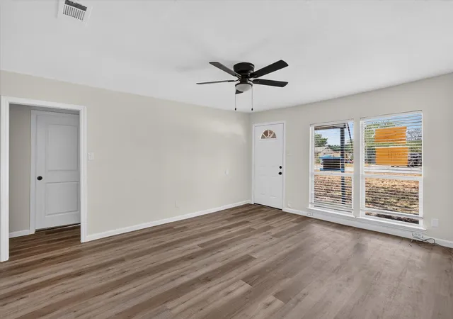 Photo 4 of Single family home for sale at 2622 Crystal Dr, Balch Springs, TX 75180 | MLS# 21382711 | Listing updated on 2026-10-02