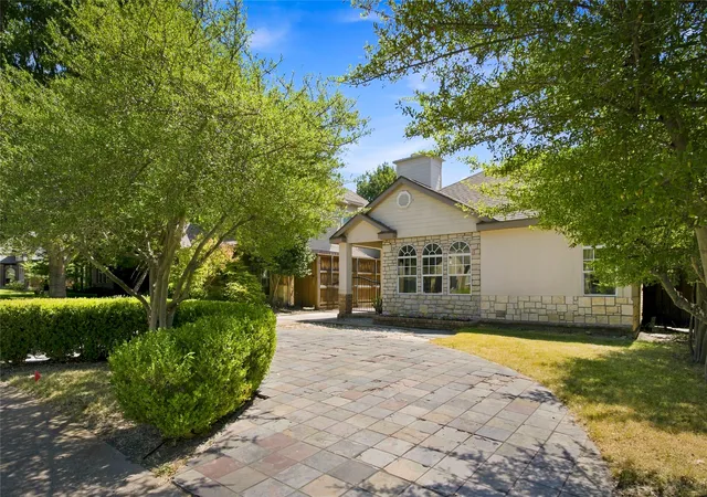 Photo 1 of Single family home for sale at 5142 Ridgedale Ave, Dallas, TX 75206 | MLS# 21383228 | Listing updated on 2026-10-01
