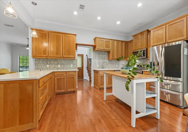 Photo 2 of Single family home for sale at 1929 Highland Park Cir, Denton, TX 76205 | MLS# 21383161 | Listing updated on 2026-09-11