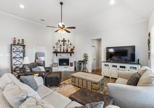 Photo 4 of Single family home for sale at 1953 Creekview Ln, Josephine, TX 75173 | MLS# 21377935 | Listing updated on 2026-10-02