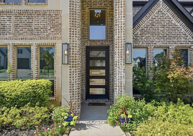 Photo 2 of Single family home for sale at 3701 Bridlewood Trl, Denison, TX 75020 | MLS# 21382886 | Listing updated on 2026-09-11