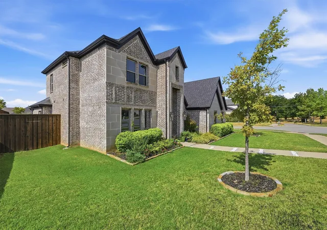 Photo 3 of Single family home for sale at 3701 Bridlewood Trl, Denison, TX 75020 | MLS# 21382886 | Listing updated on 2026-09-11