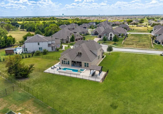 Photo 4 of Single family home for sale at 2427 Debracie Ct, Forney, TX 75126 | MLS# 21382159 | Listing updated on 2026-09-17