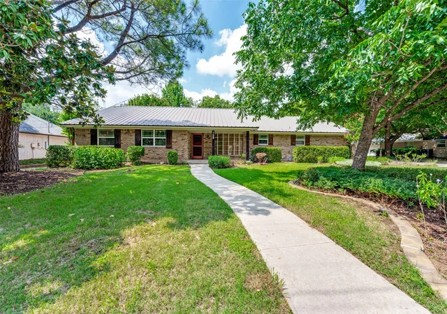 Photo 2 of Sale Pending at 708 Headlee St, Denton, TX 76201 | MLS# 21380365 | Listing updated on 2026-09-21