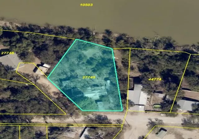 Photo 1 of Land for sale at 7050 Tipperary Dr, Brownwood, TX 76801 | MLS# 21382275 | Listing updated on 2026-09-11