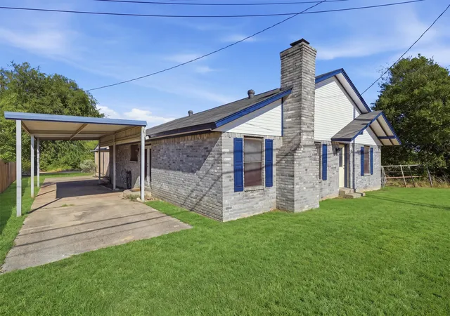 Photo 1 of Sale Pending at 500 Schoolhouse Rd, Haslet, TX 76052 | MLS# 21383162 | Listing updated on 2026-09-24