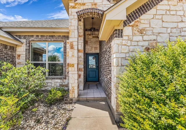 Photo 3 of Single family home for sale at 125 Mini Rd, Lorena, TX 76655 | MLS# 21379852 | Listing updated on 2026-09-11