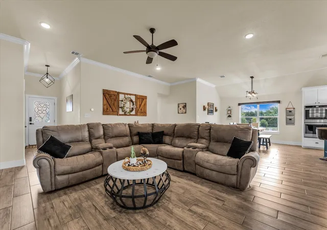 Photo 4 of Single family home for sale at 125 Mini Rd, Lorena, TX 76655 | MLS# 21379852 | Listing updated on 2026-09-11