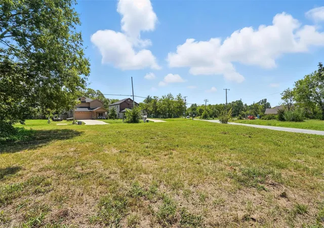 Photo 4 of Land for sale at 0000 Mineral Wells St, Terrell, TX 75160 | MLS# 21383295 | Listing updated on 2026-09-11